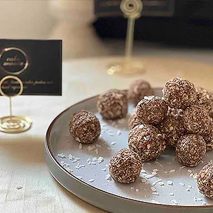 Protein Coconut Balls - CakeMania Protein Coconut Balls